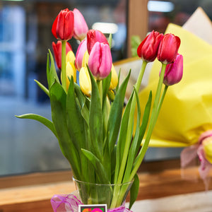 FLORERO DE TULIPANES